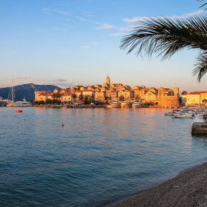 Blick auf die Insel Korcula aus der Ferne